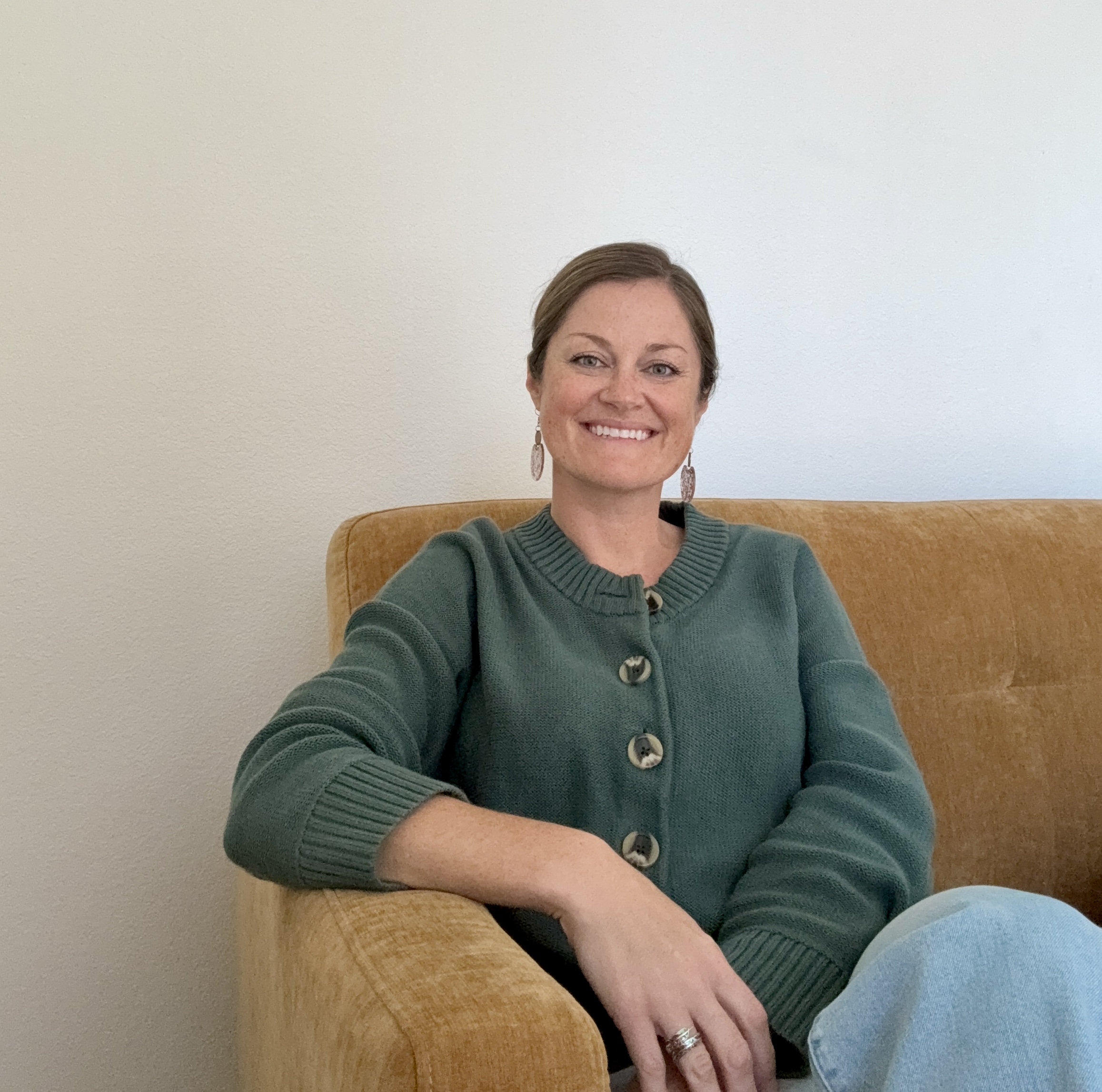 Portrait of Dr. Tara Cryderman in her Santa Cruz psychotherapy office